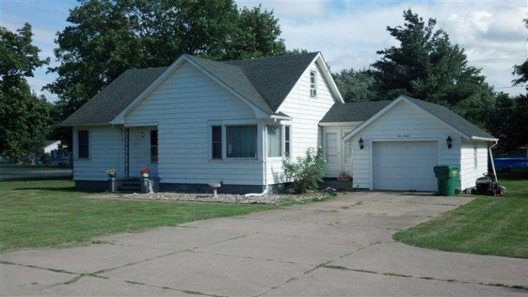 512 East Chicago Road White Pigeon, MI 49099 - Photo 1 of 10 Primary Photo