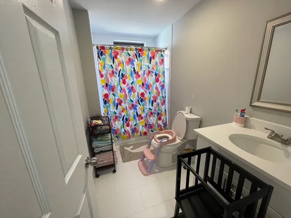 $5,000 | 98 A Longwood Avenue, Unit 3, Brookline, MA 02446