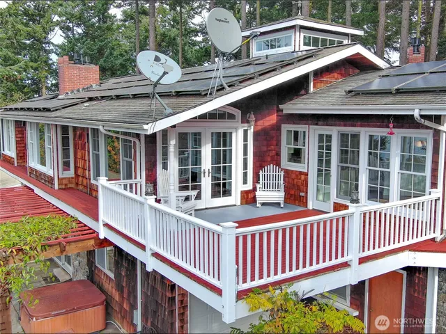 $1,200,000 | 111 Marina Drive, Port Townsend, WA 98368