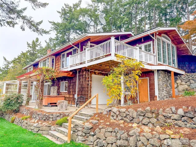 $1,200,000 | 111 Marina Drive, Port Townsend, WA 98368