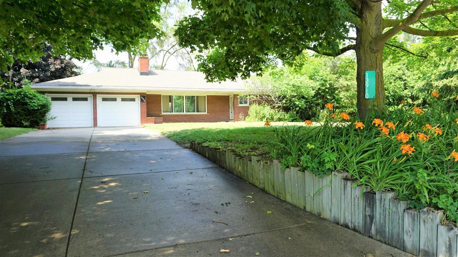 13910 Trinkle Road Chelsea, MI 48118 - Photo 2 of 33 Photo 2