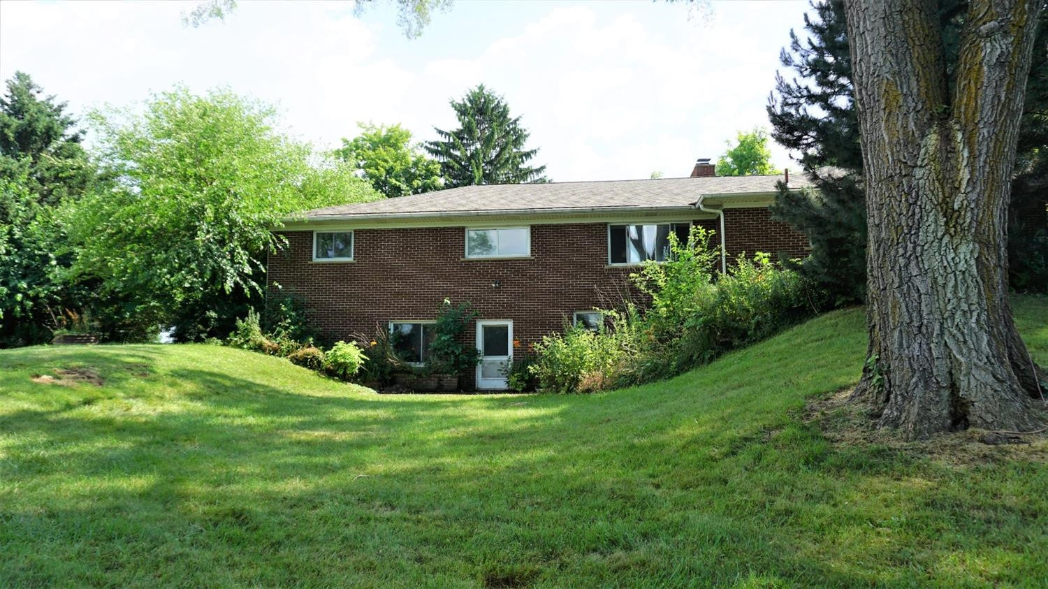13910 Trinkle Road Chelsea, MI 48118 - Photo 3 of 33 Photo 3