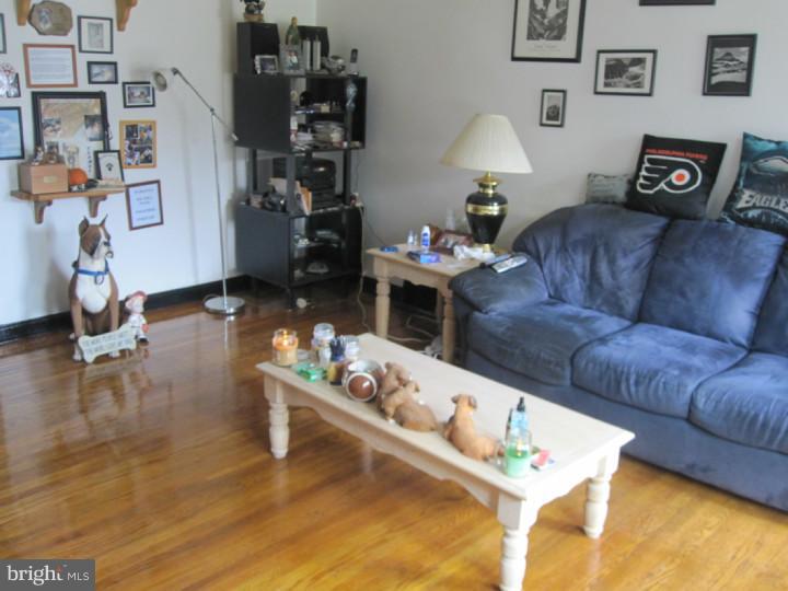 9066 Wesleyan Road Philadelphia, PA 19136 - Photo 3 of 24 Great Room
