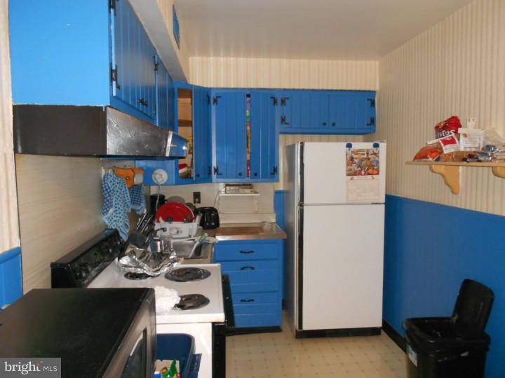 9066 Wesleyan Road Philadelphia, PA 19136 - Photo 22 of 24 Kitchen