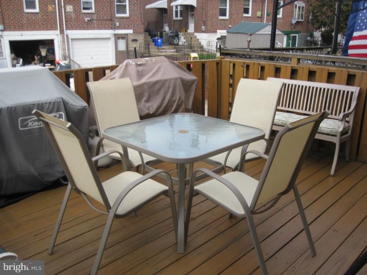 9066 Wesleyan Road Philadelphia, PA 19136 - Photo 10 of 24 Deck