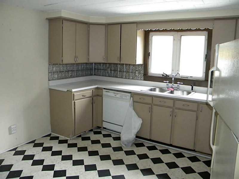 274 Stream Road Winterport, ME 04496 - Photo 5 of 24 Kitchen.