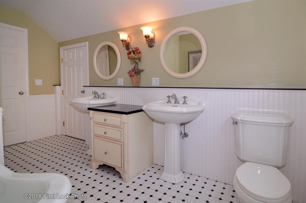 65 Nipmuc Road Scituate, RI 02825 - Photo 21 of 37