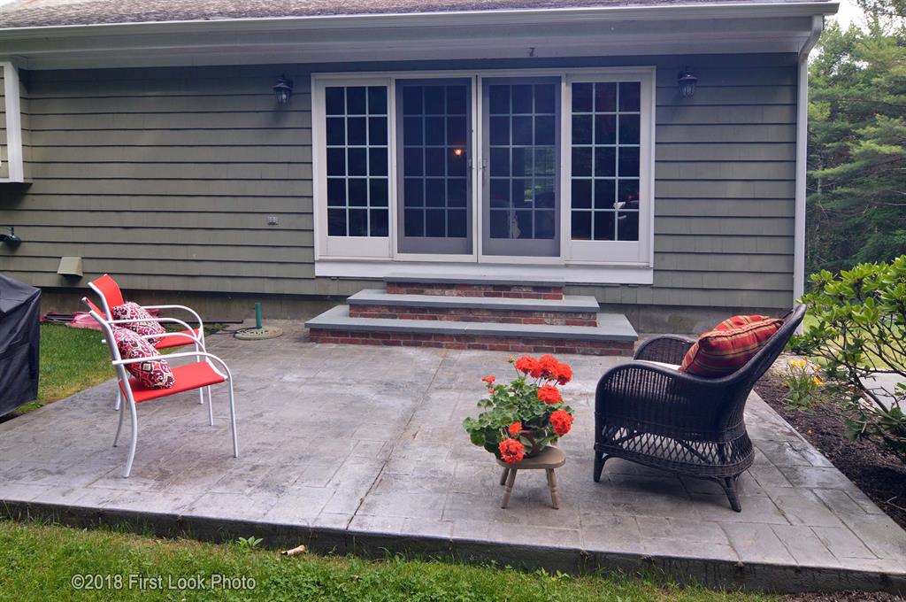 65 Nipmuc Road Scituate, RI 02825 - Photo 34 of 37