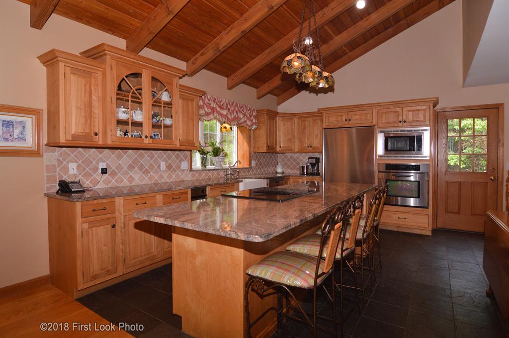65 Nipmuc Road Scituate, RI 02825 - Photo 5 of 37