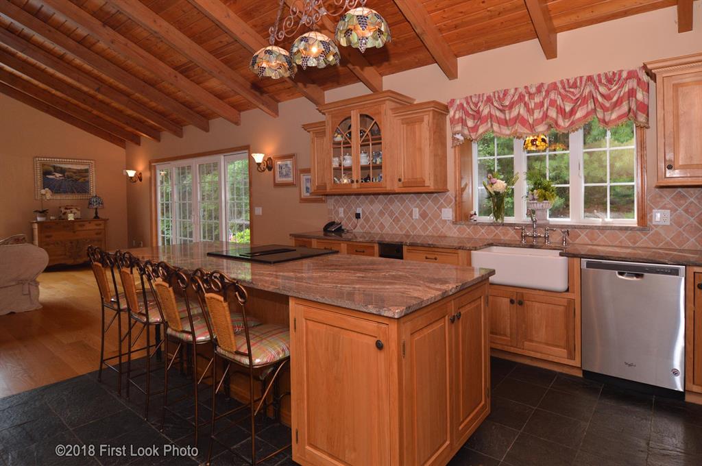 65 Nipmuc Road Scituate, RI 02825 - Photo 9 of 37