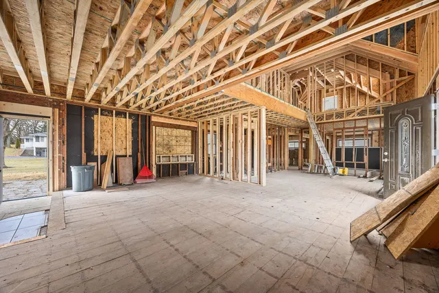 $1,100,000 | 7680 Wolf Road, Burr Ridge, IL 60527