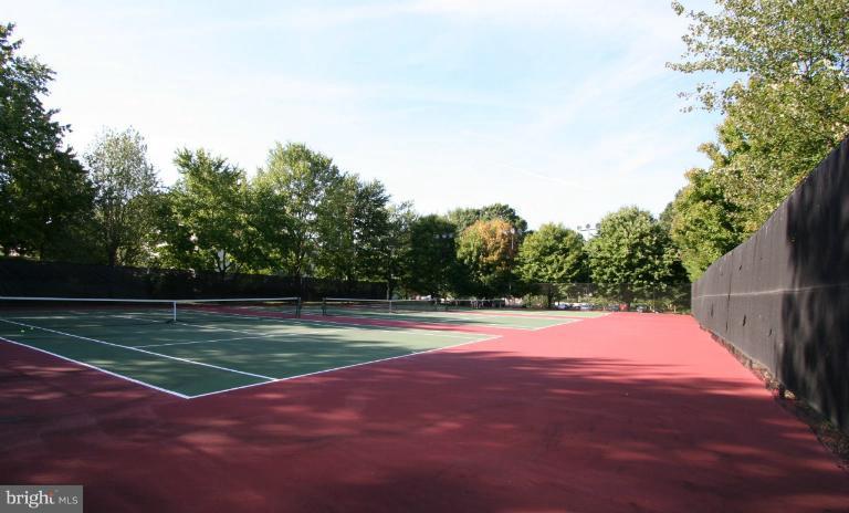 5900 Prince George Drive, Unit 331 Springfield, VA 22152 - Photo 11 of 15 Tennis Courts