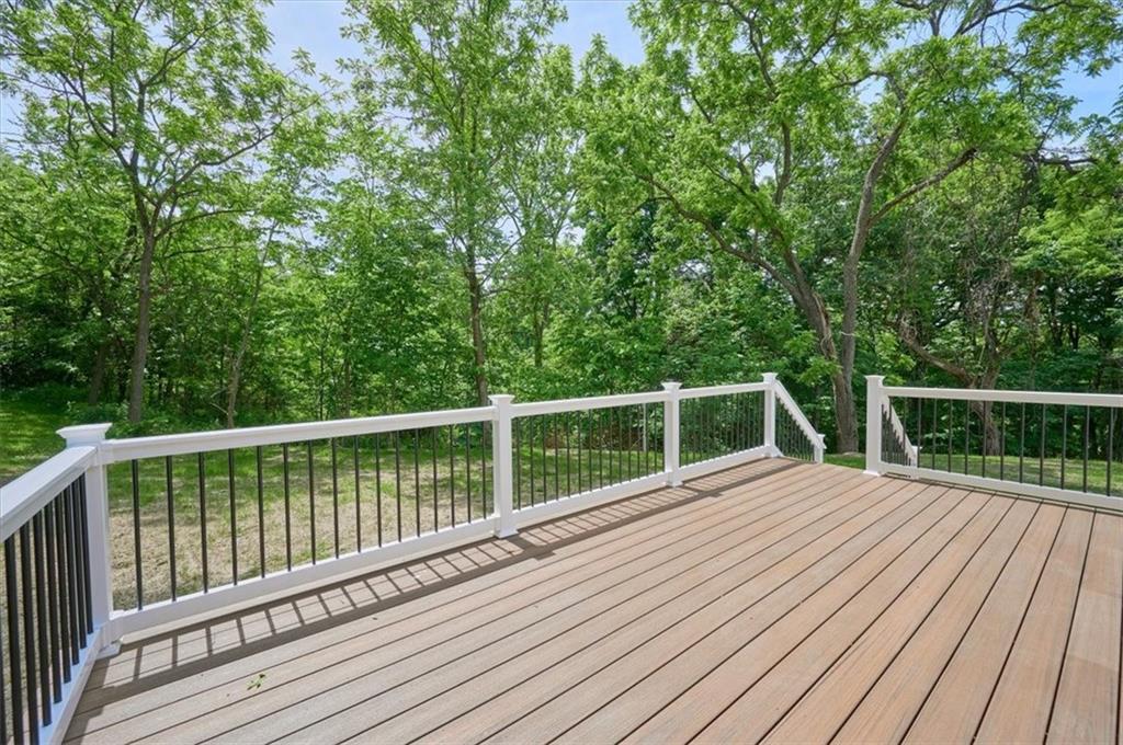 162 Foxwood Road Coraopolis, PA 15108 - Photo 13 of 42