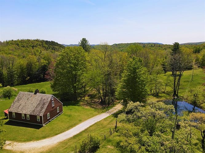 946 Old Gulf Road South Andover, VT 05143 - Photo 4 of 26