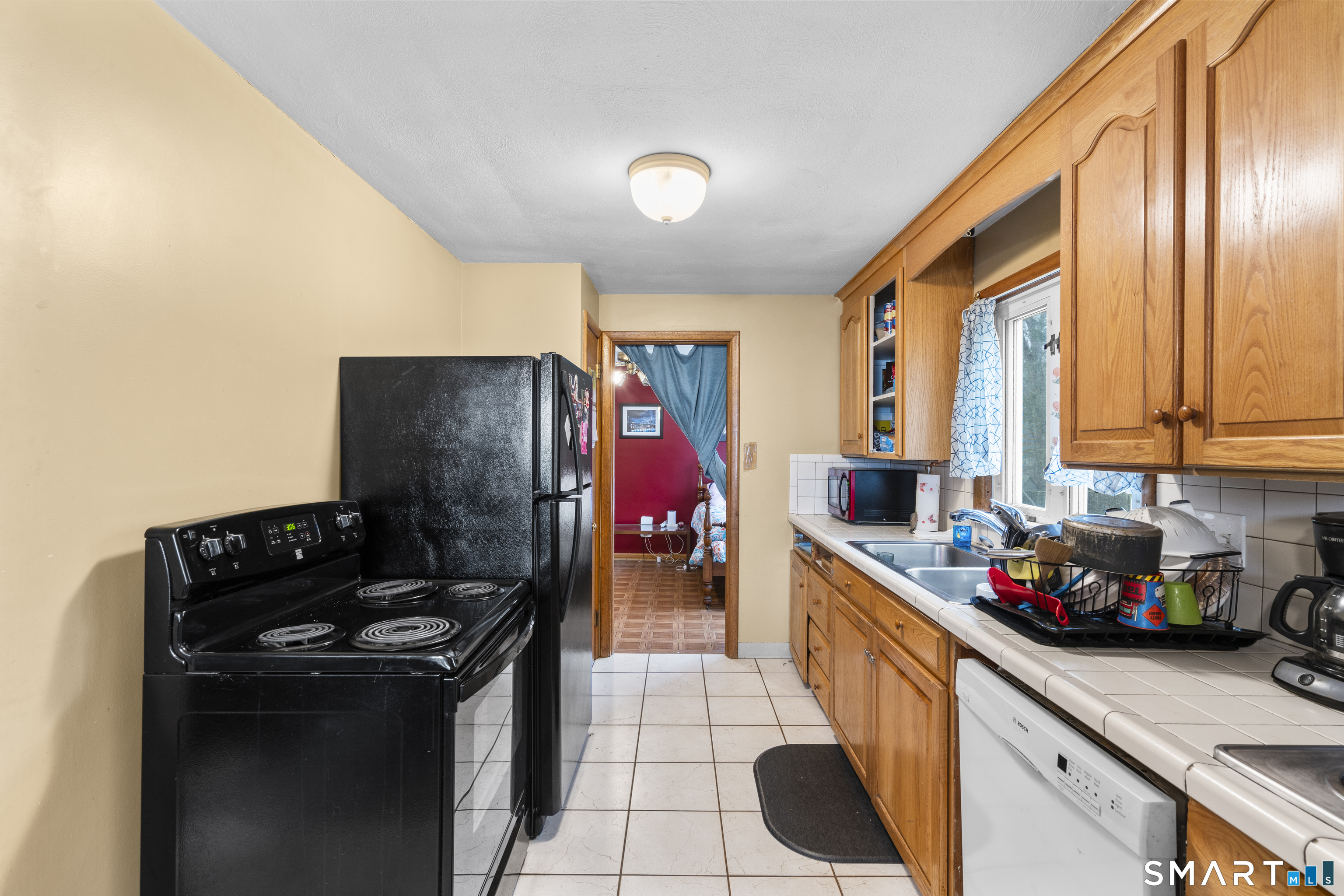 12 Garth Road Manchester, CT 06040 - Photo 11 of 37