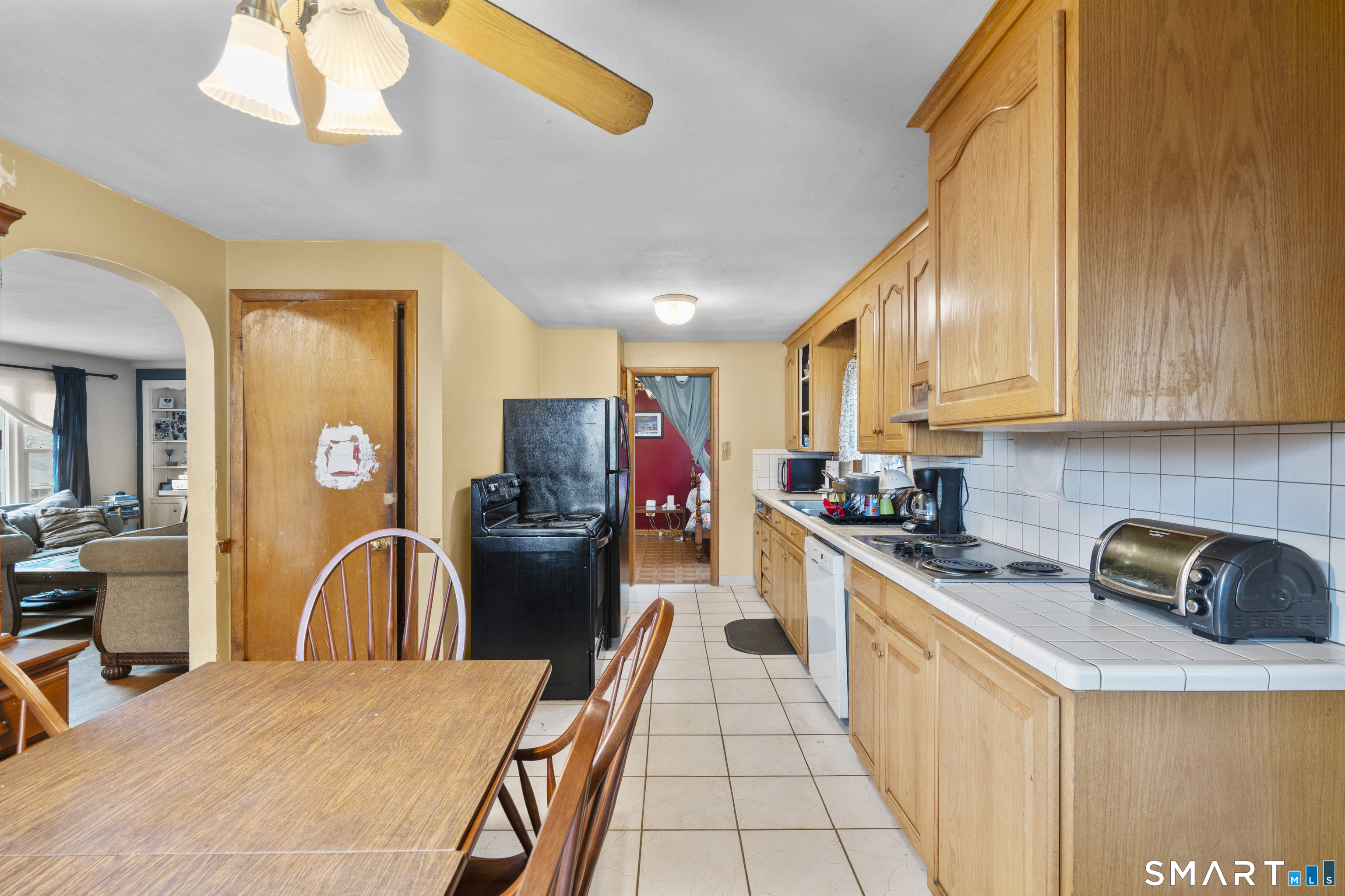 12 Garth Road Manchester, CT 06040 - Photo 9 of 37