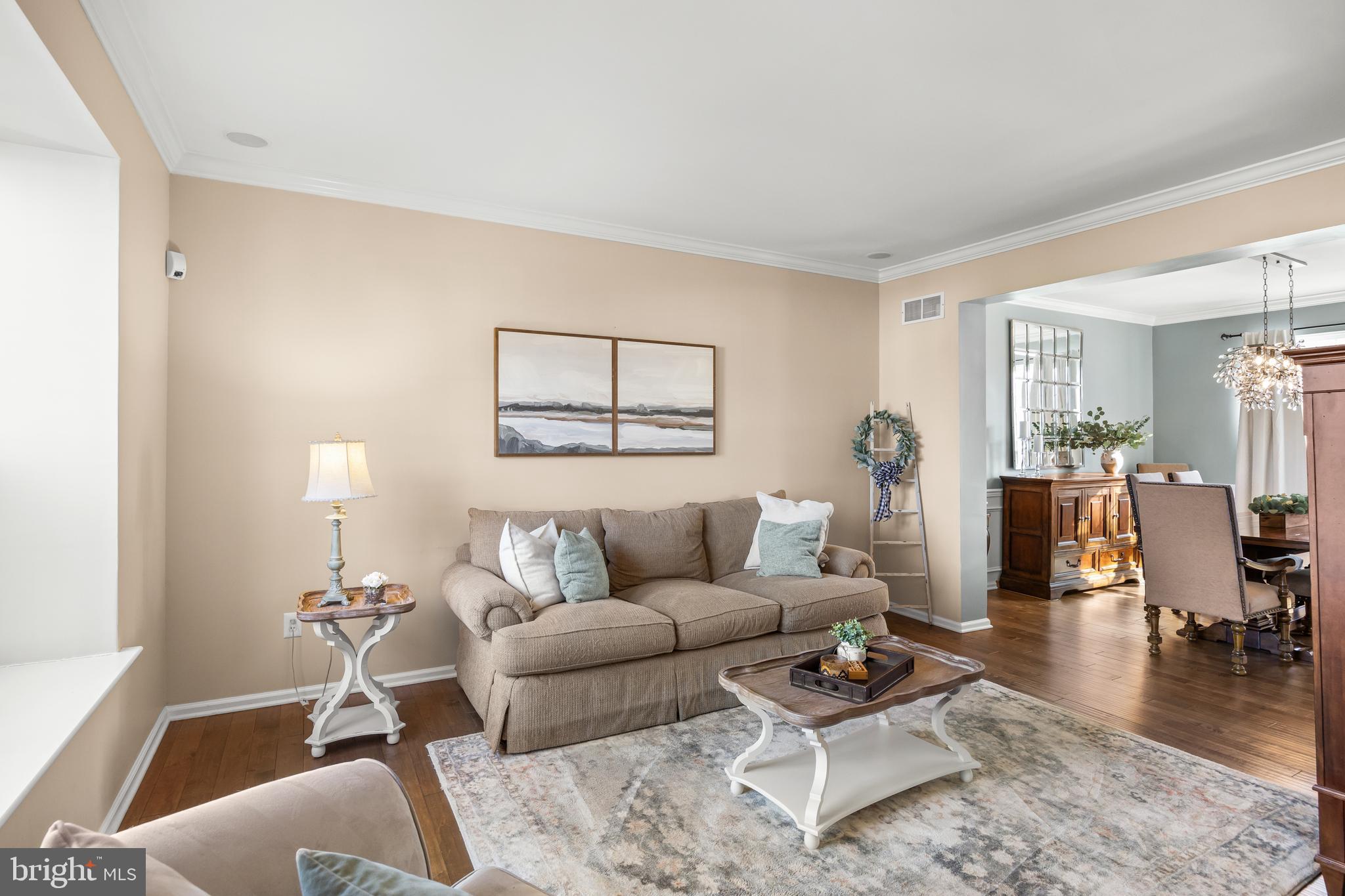 11 Tyler Place Hainesport, NJ 08036 - Photo 5 of 55 Charming Living Room