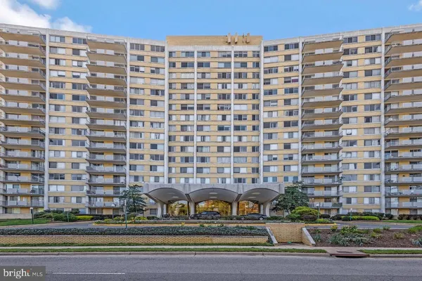 $230,000 | 301 North Beauregard Street, Unit 202, Alexandria, VA 22312