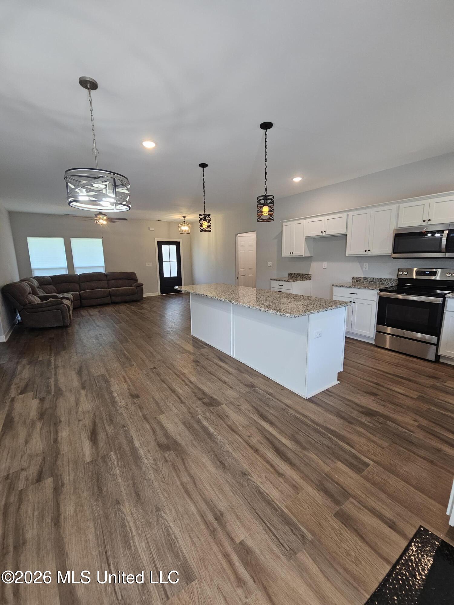 124 Deerfield Trace Coldwater, MS 38618 - Photo 4 of 18 20260518_134927