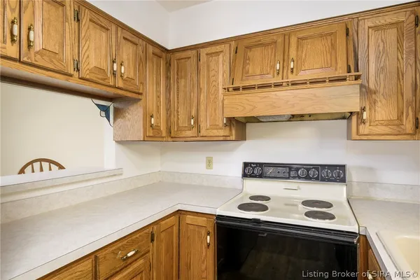 $153,000 | 48 Lakeshore Drive, Clarksville, IN 47129