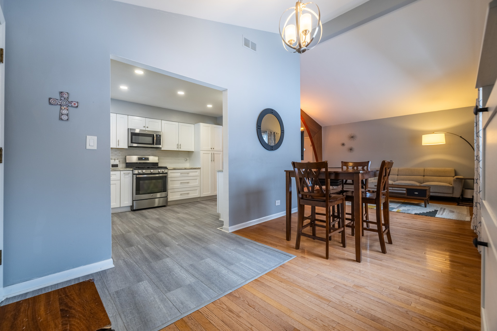 108 Forestview Road Bensenville, IL 60106 - Photo 11 of 22 Gallery Image 11