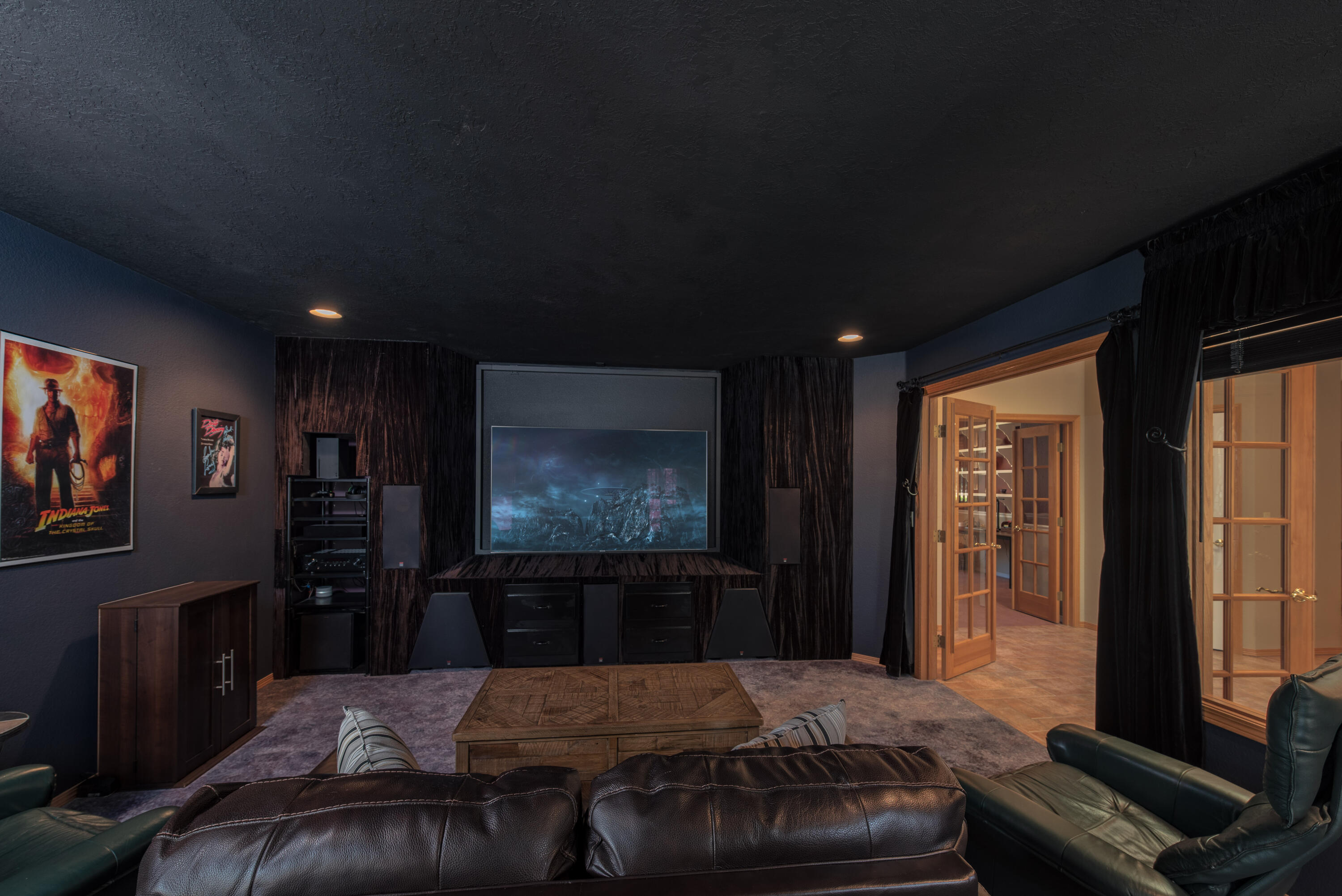 60230 Woodside Loop Bend, OR 97702 - Photo 17 of 49 Theatre room