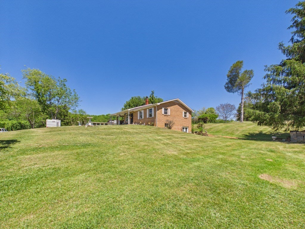 404 Baker Island Road Max Meadows, VA 24360 - Photo 7 of 65 Gallery Image 7