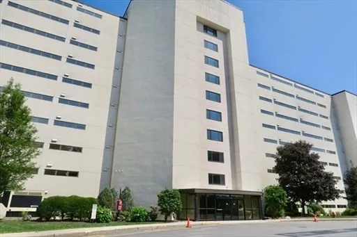 $2,600 | 100 Cove Way, Unit 506, Quincy, MA 02169