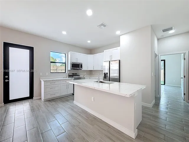 $3,000 | 406 Northwest 41st Street, Unit 406, Oakland Park, FL 33309