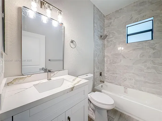 $3,000 | 406 Northwest 41st Street, Unit 406, Oakland Park, FL 33309