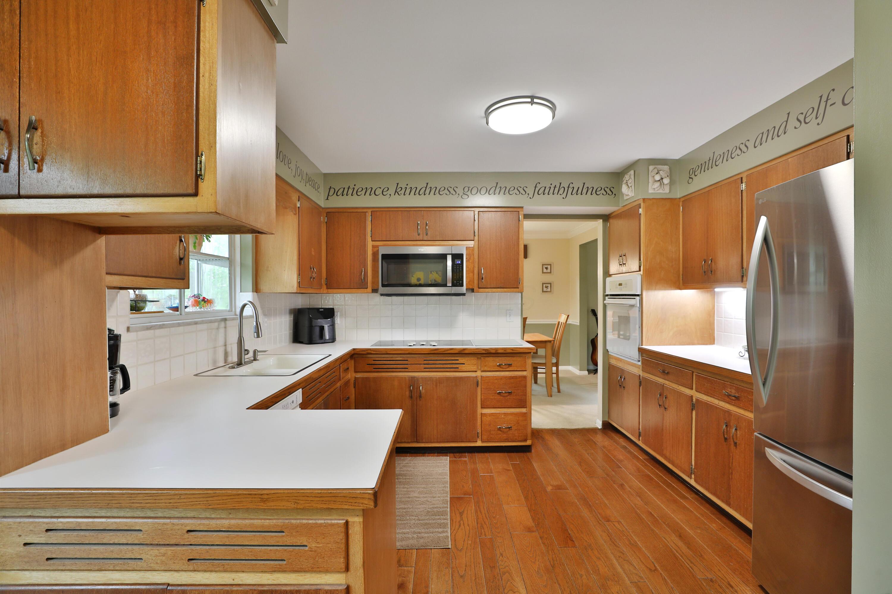 6653 Merwin Road Columbus, OH 43235 - Photo 27 of 55 Kitchen