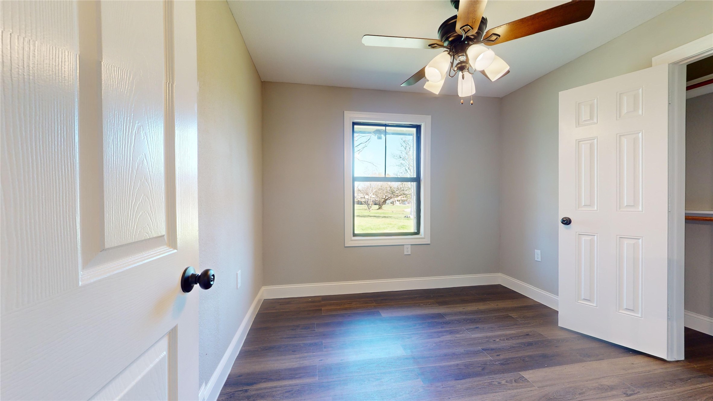 603 Maple Way Houston, TX 77015 - Photo 15 of 35 wooden floor in an empty room with a window