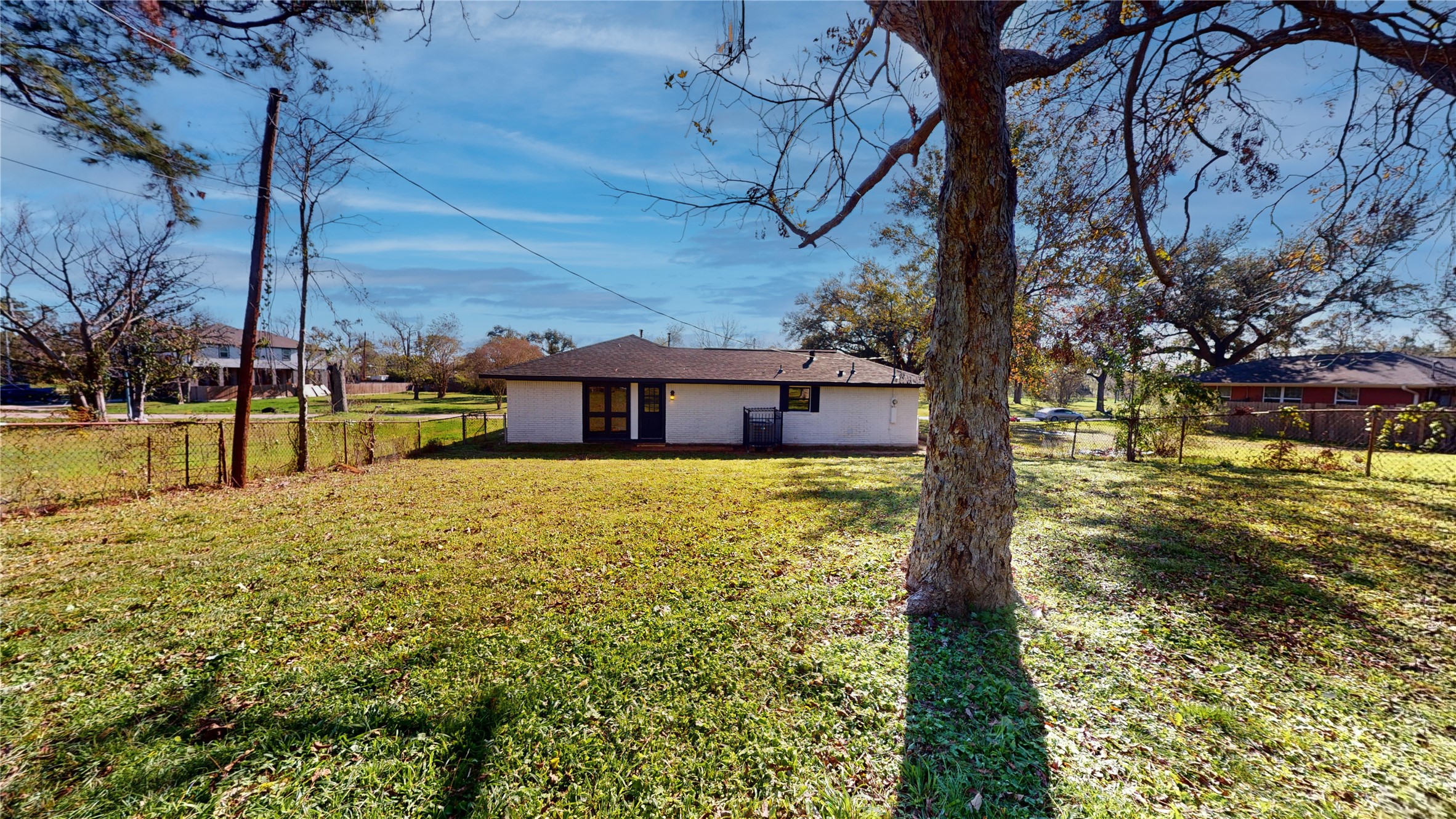 603 Maple Way Houston, TX 77015 - Photo 35 of 35 a front view of a house with a yard