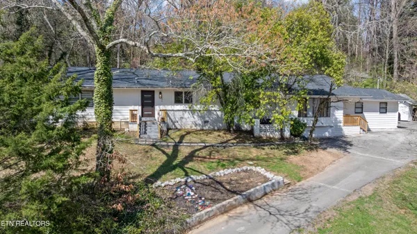 $585,000 | 6020 Weems Road, Knoxville, TN 37918