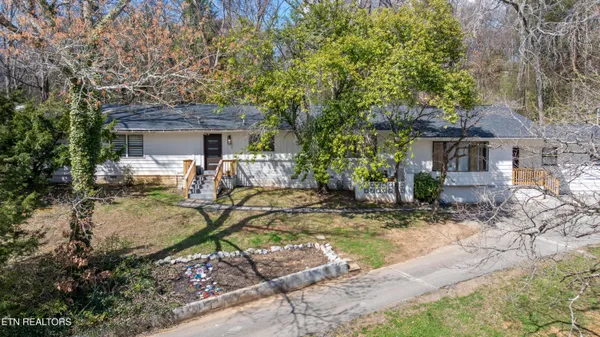 $585,000 | 6020 Weems Road, Knoxville, TN 37918