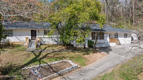 $585,000 | 6020 Weems Road, Knoxville, TN 37918