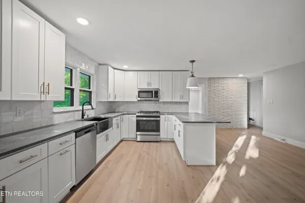 $585,000 | 6020 Weems Road, Knoxville, TN 37918