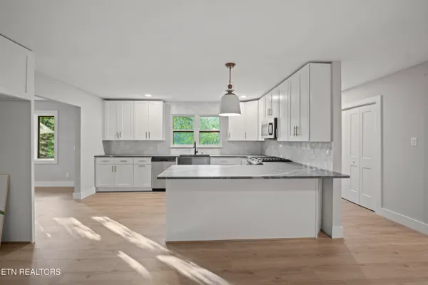 $585,000 | 6020 Weems Road, Knoxville, TN 37918