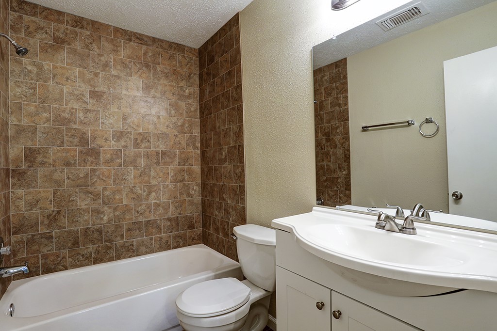 12706 Monaco Road Houston, TX 77070 - Photo 6 of 10