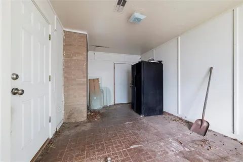 $150,000 | 829 Ray Andra Drive, DeSoto, TX 75115