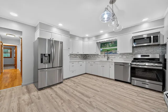 $450,000 | 56 Aqueduct Road, Garrison, NY 10524