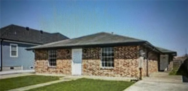 $1,250 | 8513 Regiment Drive, Chalmette, LA 70043
