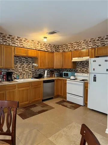 $1,250 | 8513 Regiment Drive, Chalmette, LA 70043