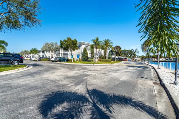 $275,000 | 140 Cypress Club Drive, Unit 422, Pompano Beach, FL 33060