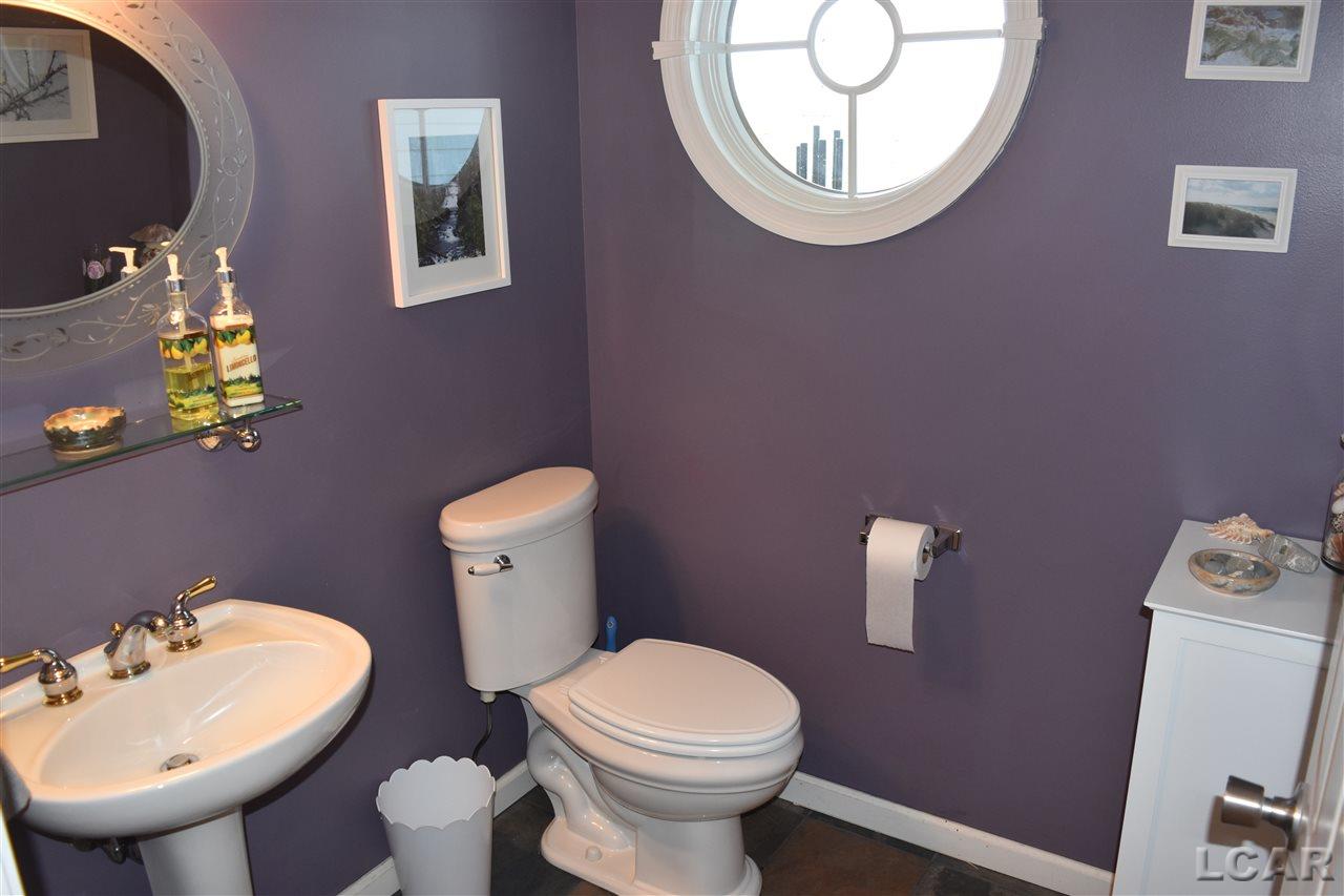1279 Scott Ridge Drive Adrian, MI 49221 - Photo 25 of 35 BATHROOM 2