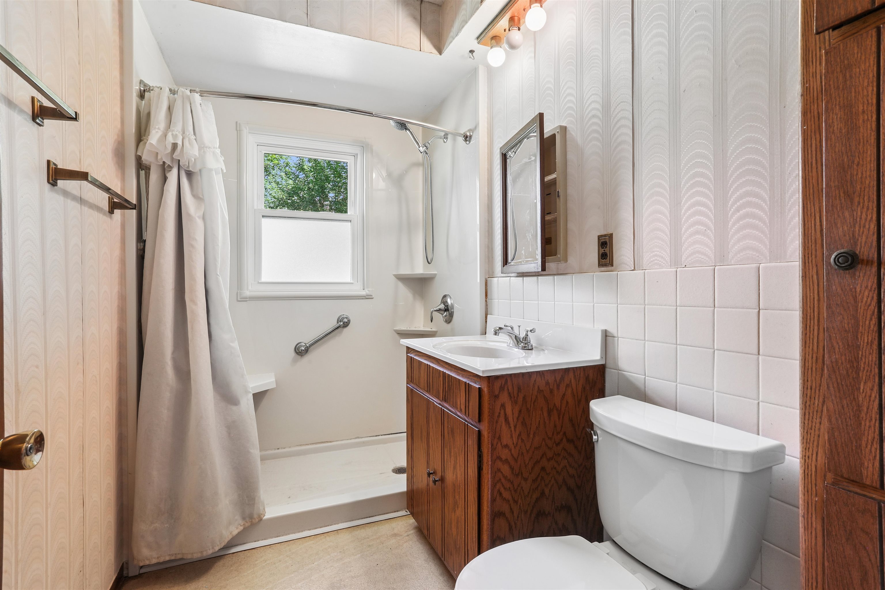 1124 Wisconsin Court Appleton, WI 54911 - Photo 7 of 15