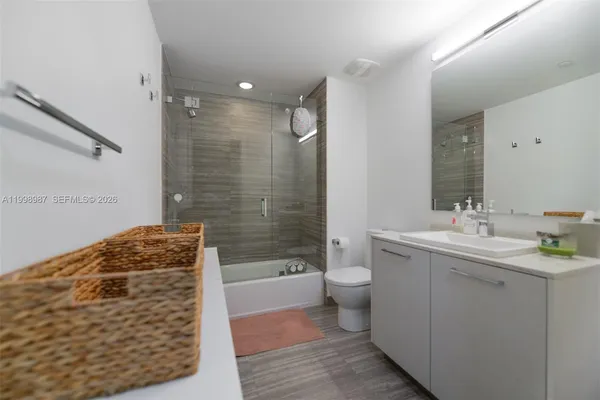 $5,900 | 1010 Brickell Avenue, Unit 2906, Miami, FL 33131