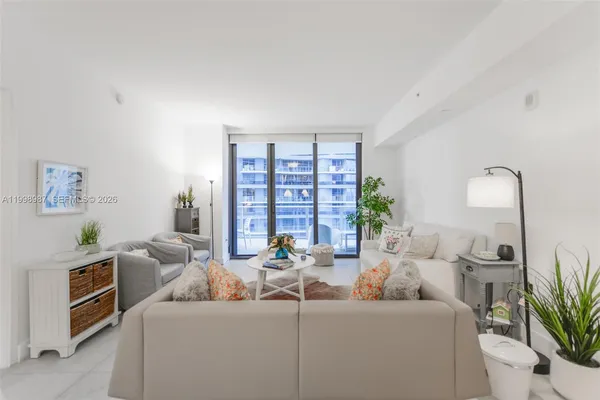 $5,900 | 1010 Brickell Avenue, Unit 2906, Miami, FL 33131