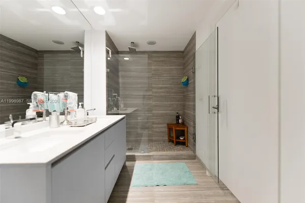 $5,900 | 1010 Brickell Avenue, Unit 2906, Miami, FL 33131