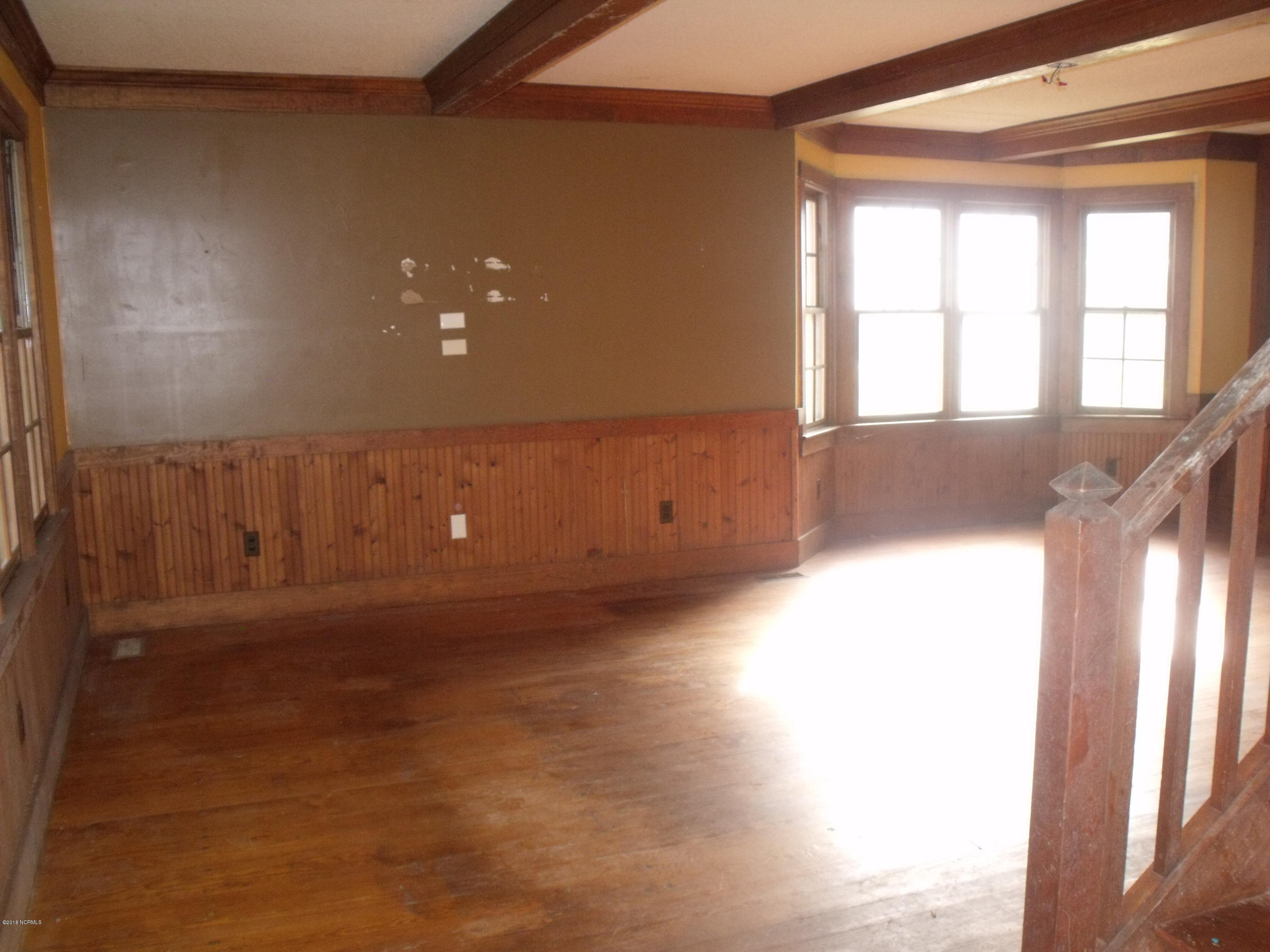 420 South Fairview Road Rocky Mount, NC 27801 - Photo 7 of 19 20 LIVING
